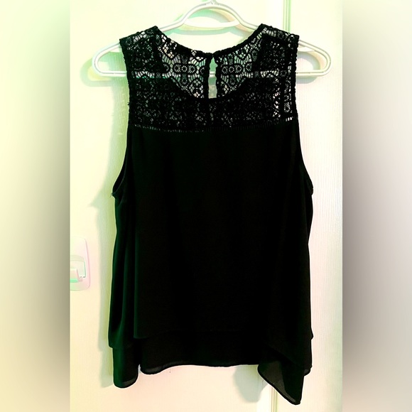 Pretty black lace sleeveless top - Picture 1 of 4